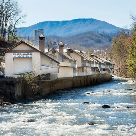 Rocky Waters Motor Inn Gatlinburg Exterior foto